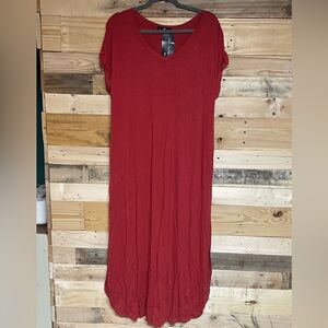 Rae Mode size Large Red V-Neck Short Sleeve Stretchy and Soft Maxi Dress-pockets